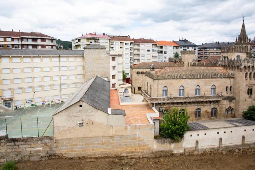 Piso Luminoso Y Tranquilo En Ourense Apartment Exterior photo