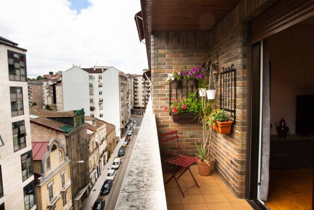 Piso Luminoso Y Tranquilo En Ourense Apartment Exterior photo